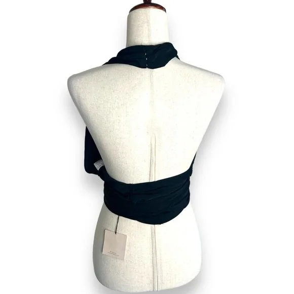 superdown Black Halter Crop Top - Picture 10 of 12